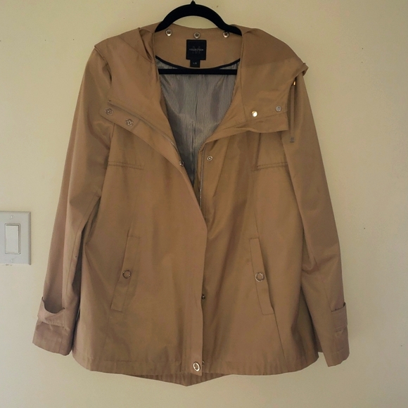 Fall Jacket Beige - Picture 1 of 3